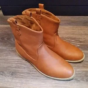 Old Navy Shoes Old Navy Bootiessize 8tan Poshmark